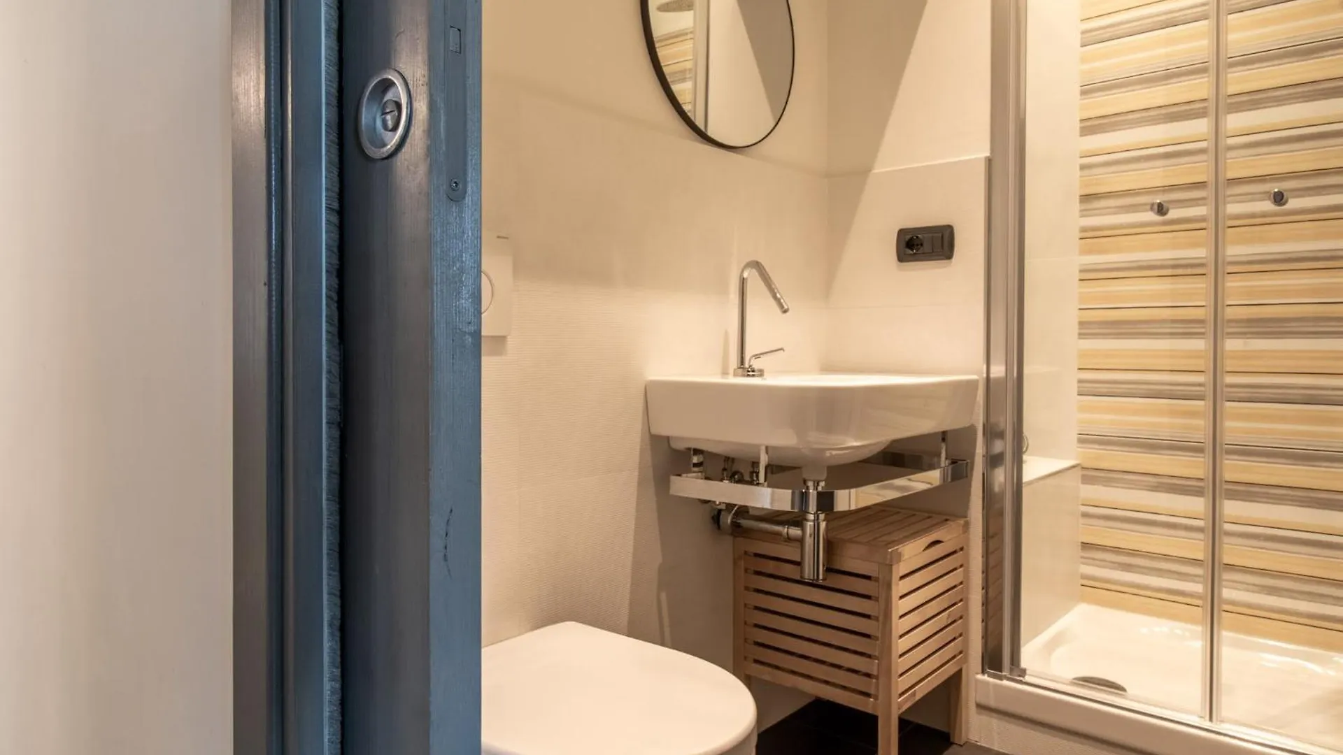 Suite Color Family Roma 0*, Rome Italy