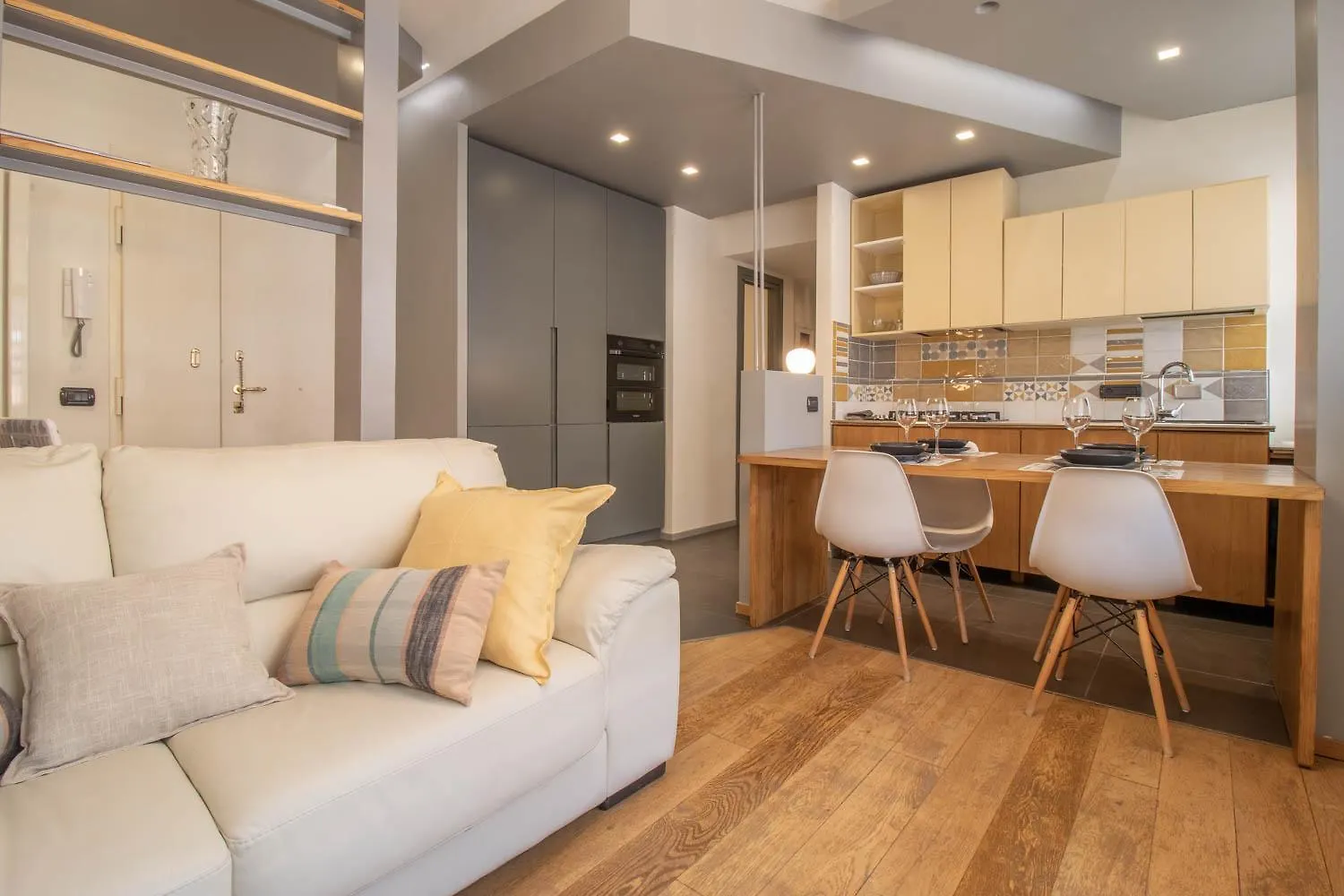 Apartment Suite Color Family Roma Italy